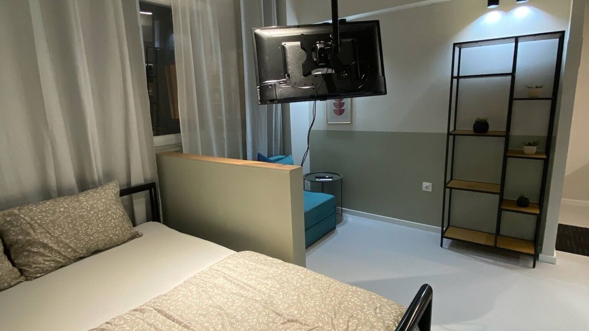 Vardaris Apartment | Stylish Urban Rental Unit With Private Entrance #E1