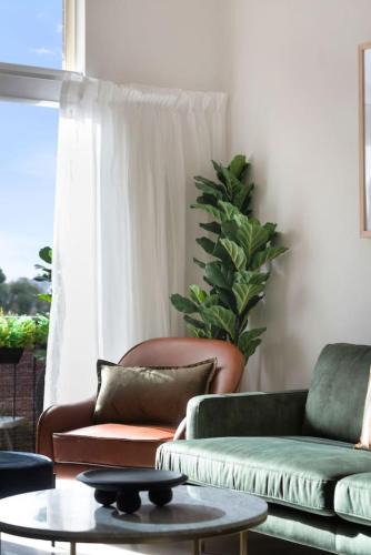 Adelaide Central Business District Apartment | Stylish Urban Retreat on Eden