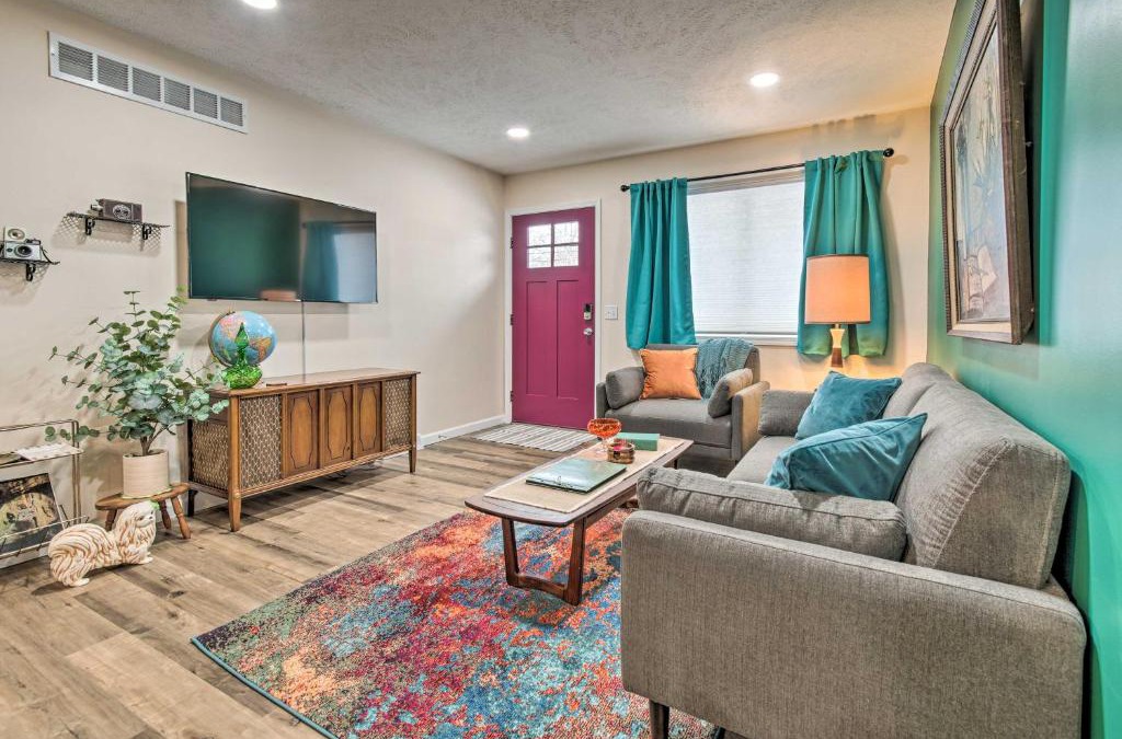 Normal House | Stylish Vacation Rental - Walk to ISU!