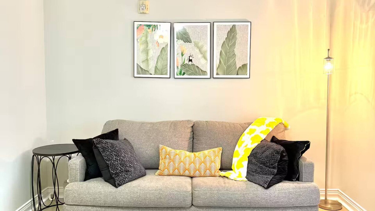 Charlotte House | Stylish & Vibrant Ayrsley Town
