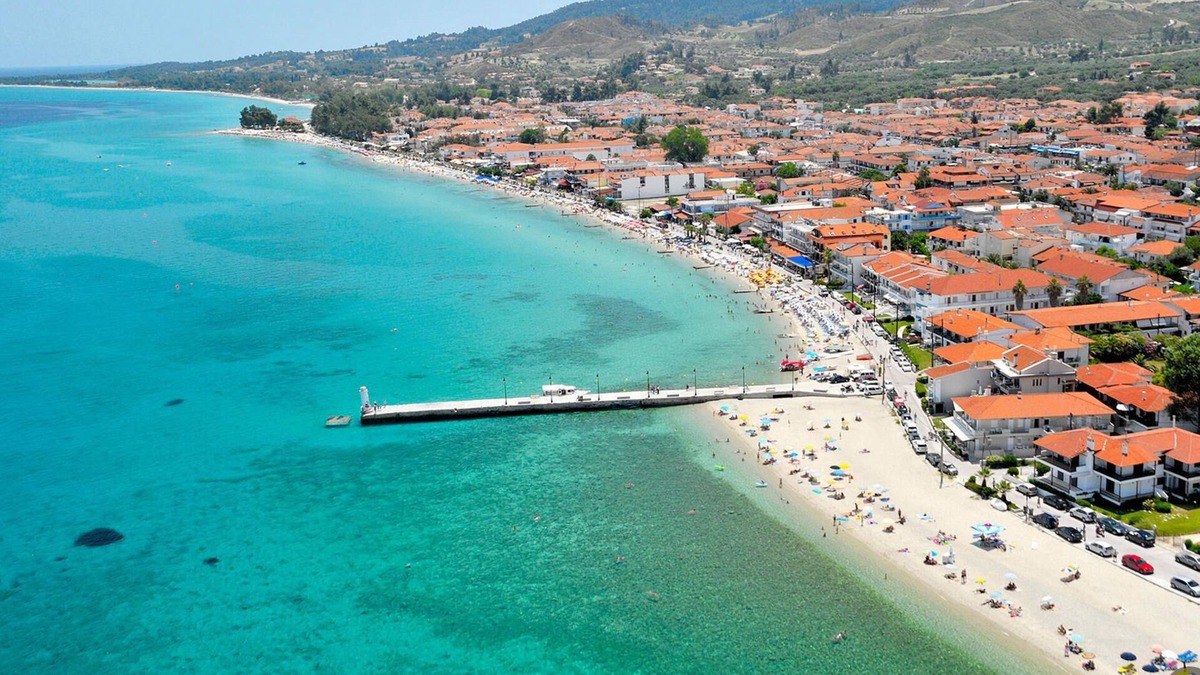 Pefkochori House | Stylish Villa 100m from the Beach and the Town Center