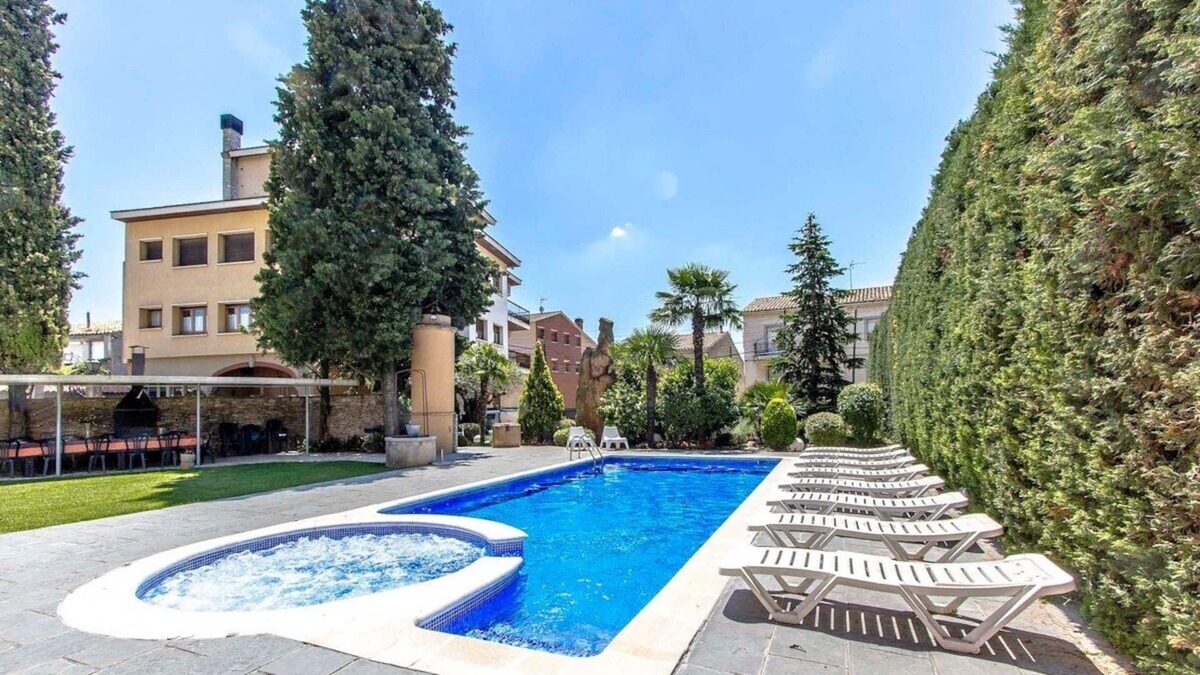 Portell Villa | Stylish Villa for 27 in Catalonian countryside!