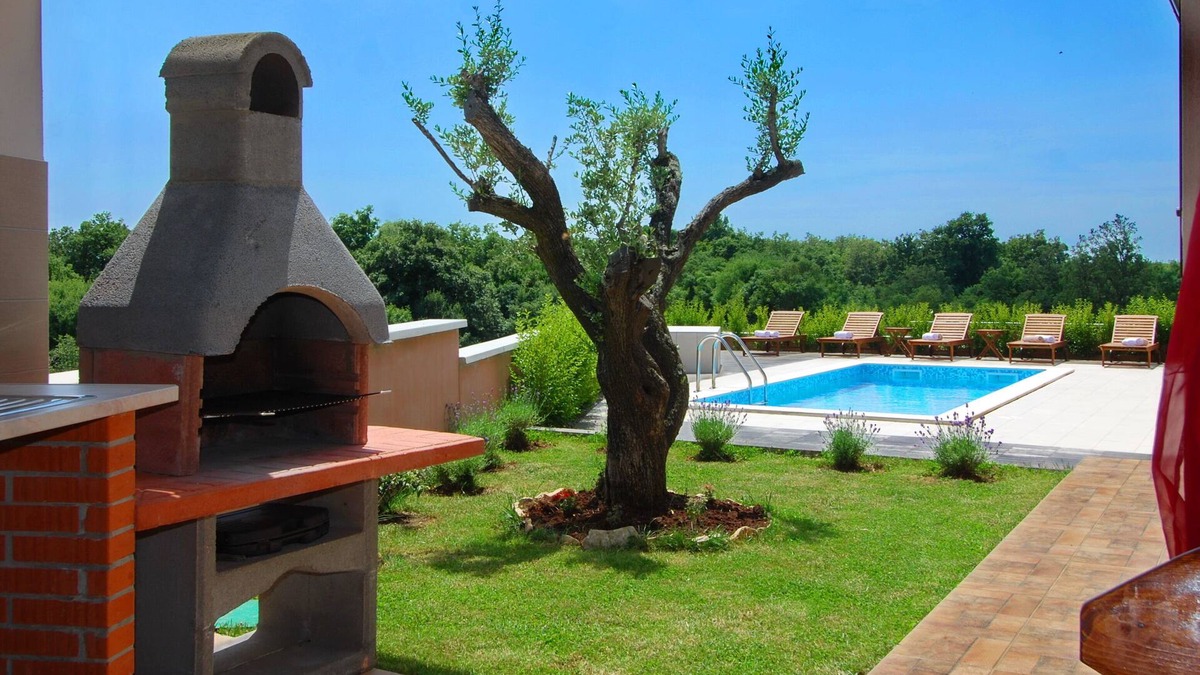 Stokovci House | Stylish villa * with swimming pool and grill, bicycles, free WiFi