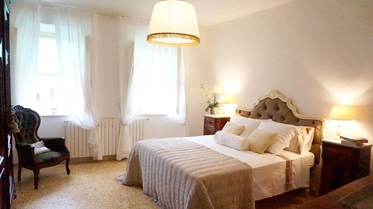 Vicopisano Villa | Stylish Village Home, Group/Family Friendly, Close to Shops & Restaurants