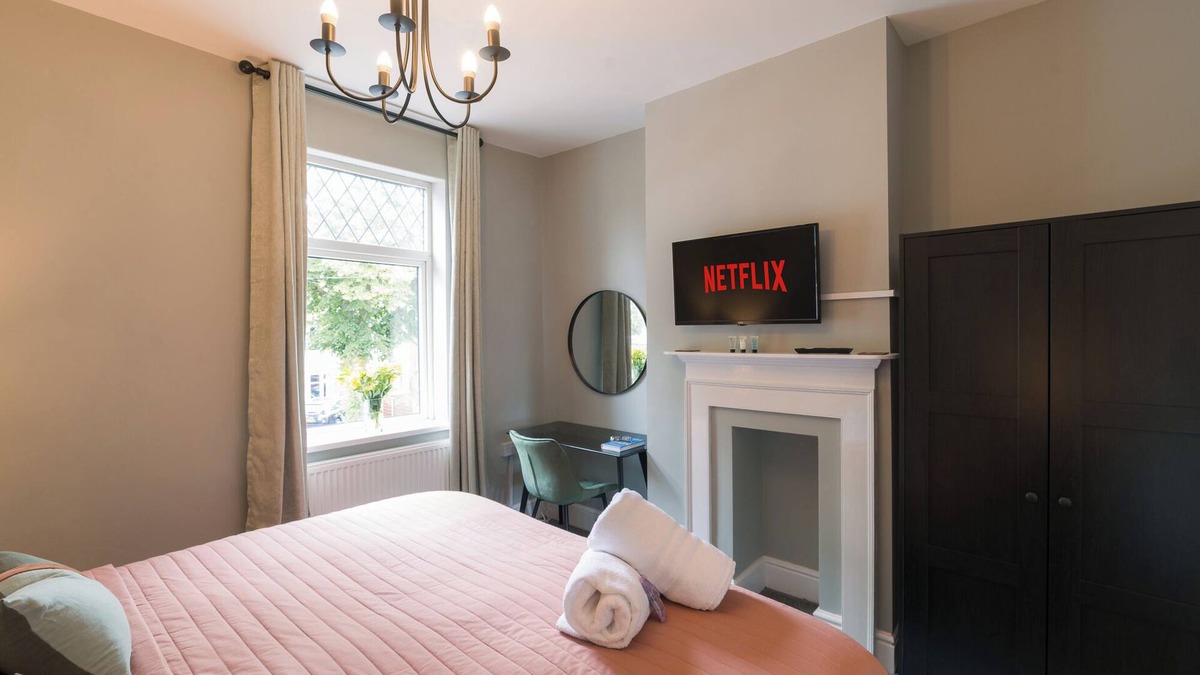 Acocks Green House | Stylish & Well Equipped Modern Home in Birmingham with WiFi