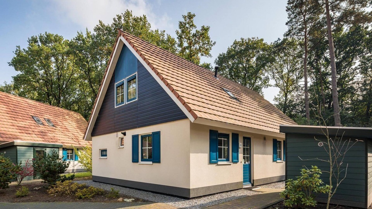 Hooghalen House | Stylish wellness bungalow with whirlpool, sauna and sunshower.