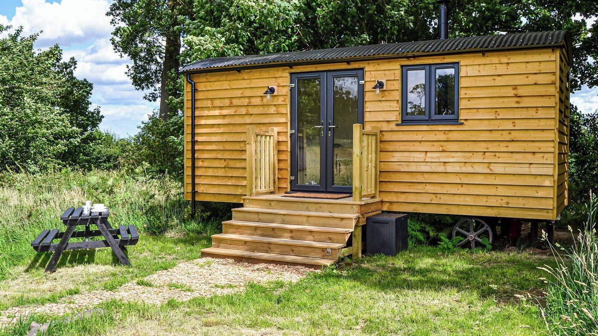 Irstead Cottage | Stylish with complete tranquillity, the perfect place to relax and unwind.
