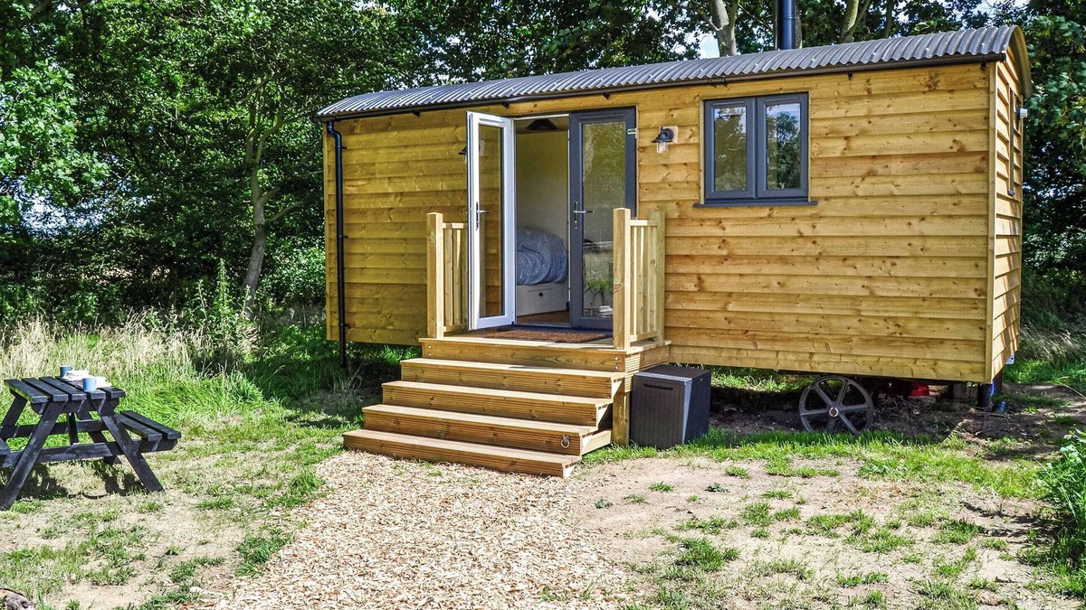Irstead Cottage | Stylish with complete tranquillity, the perfect place to relax and unwind.