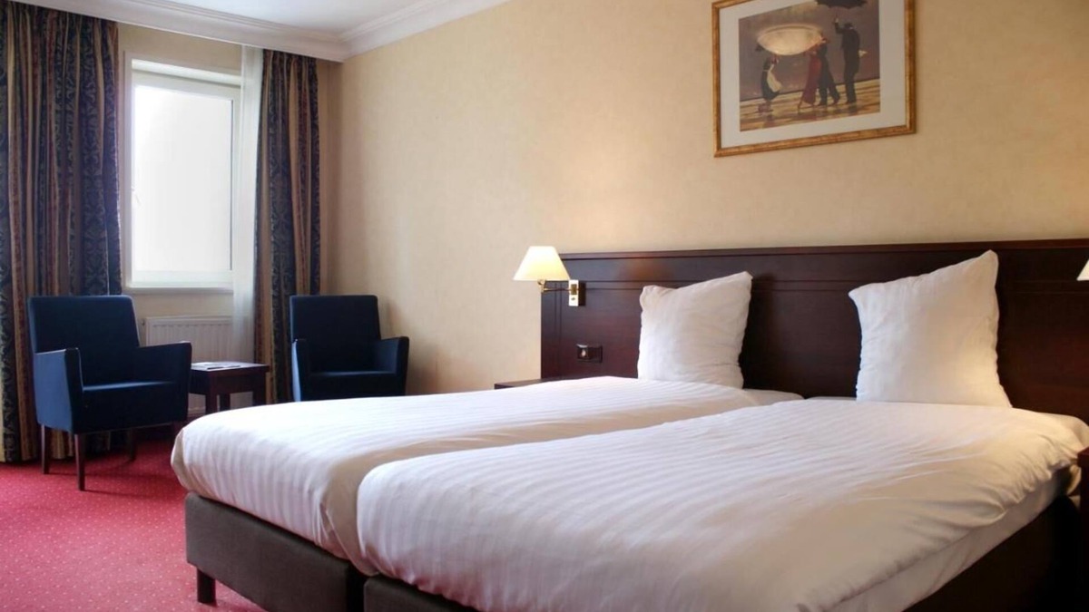 Sluis Hotel | Stylish Zeeland Stay – Near Sluis’ Best Cafés, Canal Views & Shopping