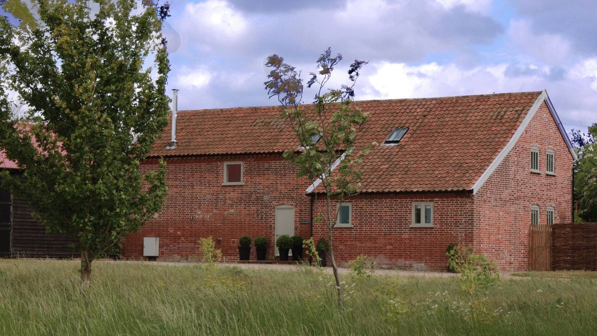 Knodishall Cottage | Stylishly Appointed, Peaceful Countryside