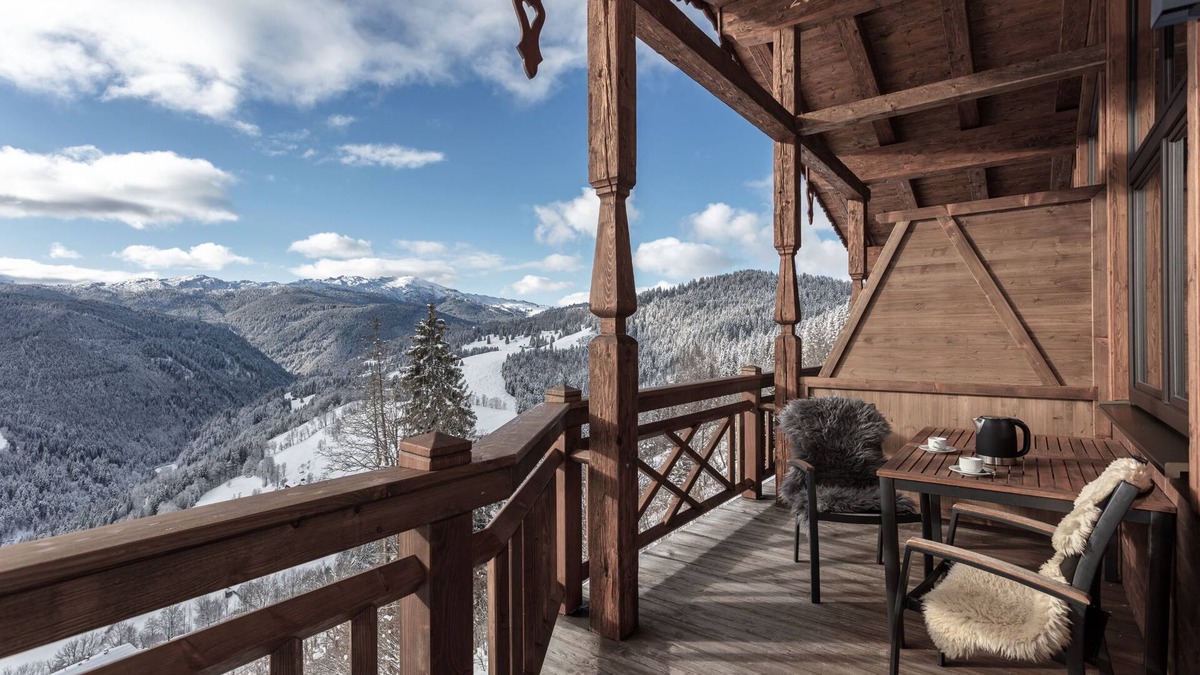 Unken Apartment | Stylishly furnished apartment (75 m²) for up to 6 people with a large sunny balcony
