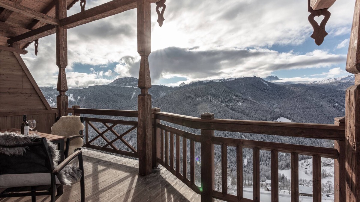 Unken Apartment | Stylishly furnished apartment (80 m²) for up to 6 people with a large sunny balcony