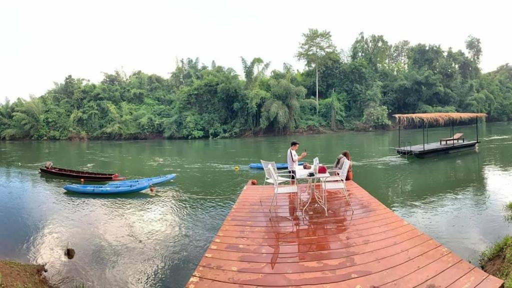 Thong Pha Phum Resort | Suan Ruen Rom view raft