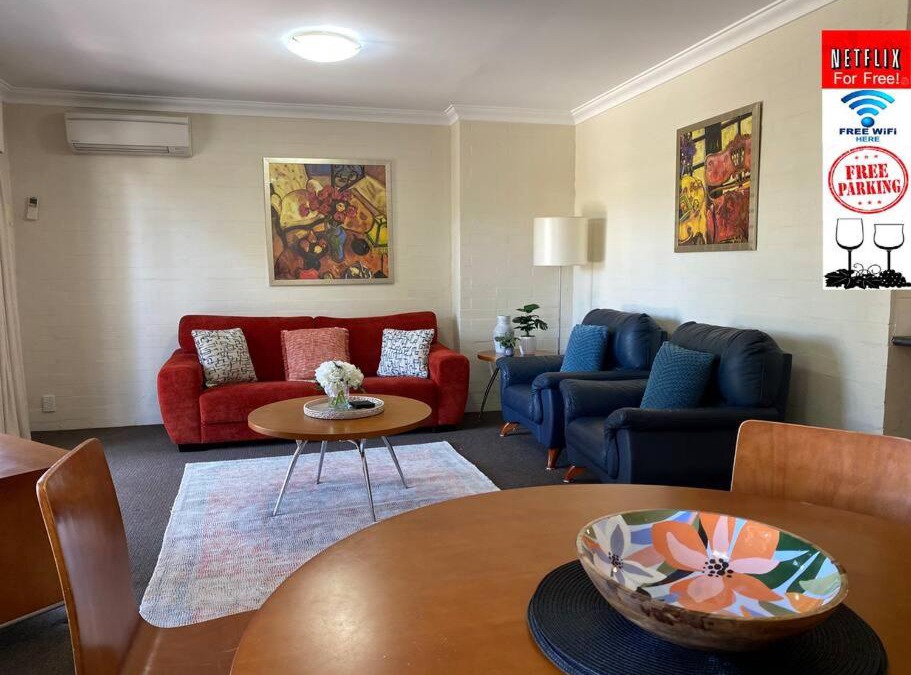 Subiaco Apartment | SUBI CENTRAL CLOSE CBD HOSPITALS WIFI NETFLIX WINE