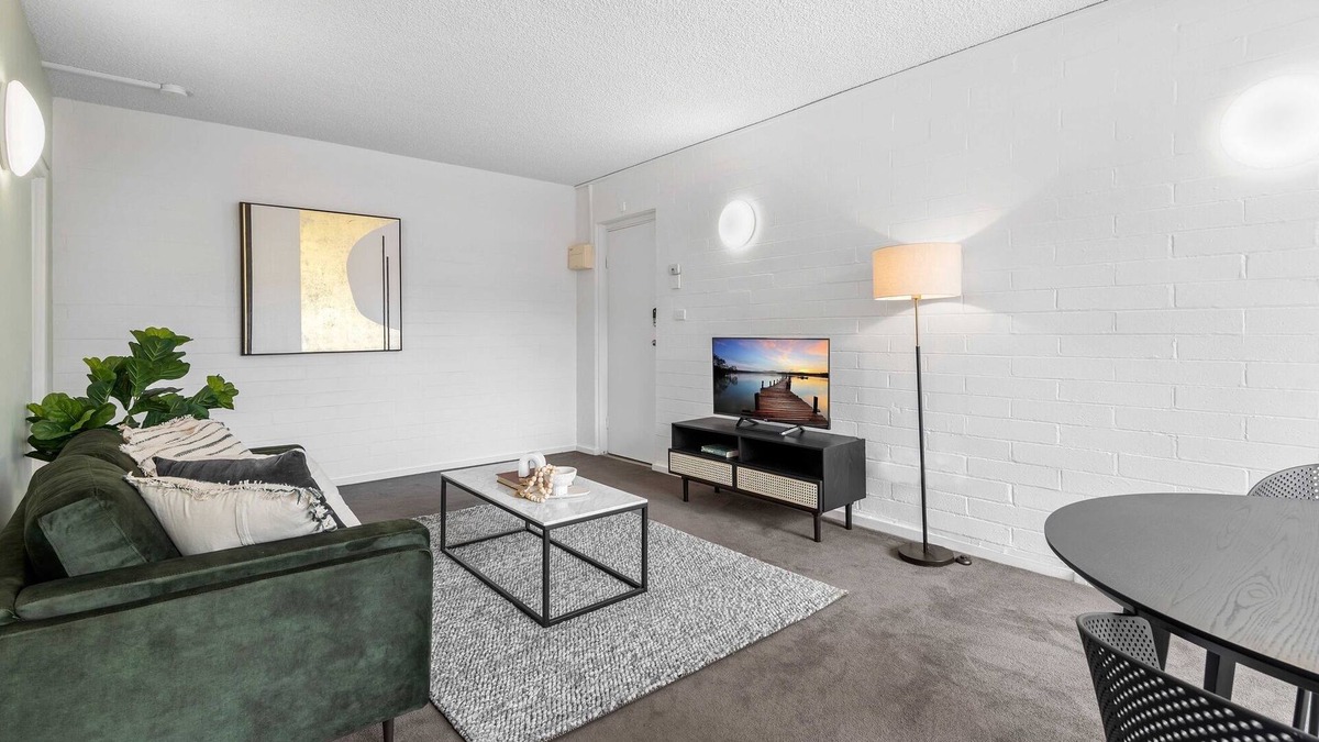 Parkville Apartment | Sublime 1-Bed Apartment by Royal Park