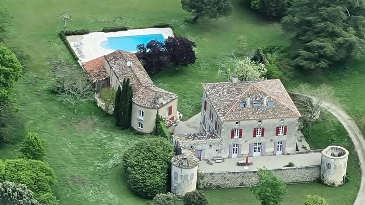 Fargues-sur-Ourbise House | Sublime 16thC Chateau for groups