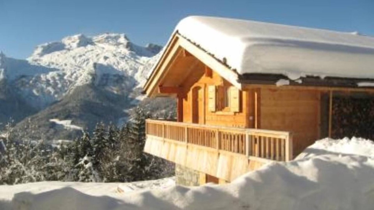 Manigod Ski Chalet | Sublime 3-star Savoyard chalet "Le grenier de Chalmont"