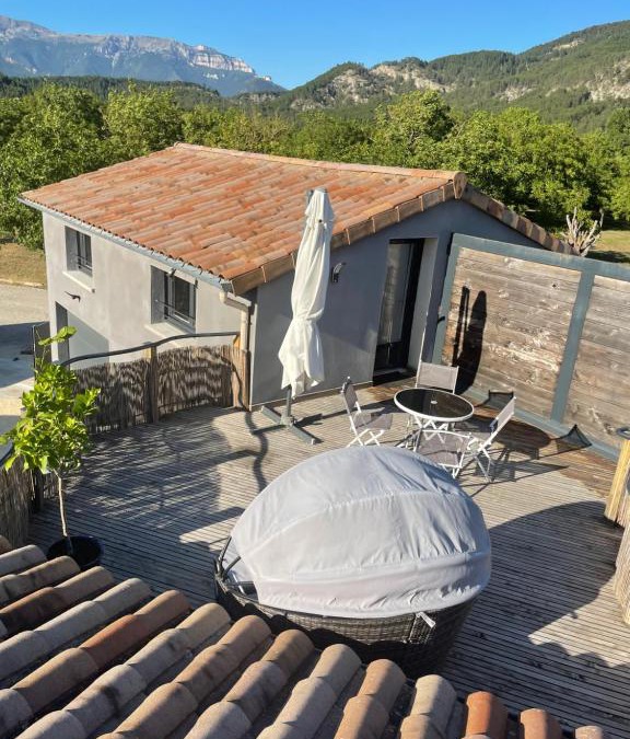 Montlaur-en-Diois House | Sublime studio de caractère ,50 m2 climatisé .