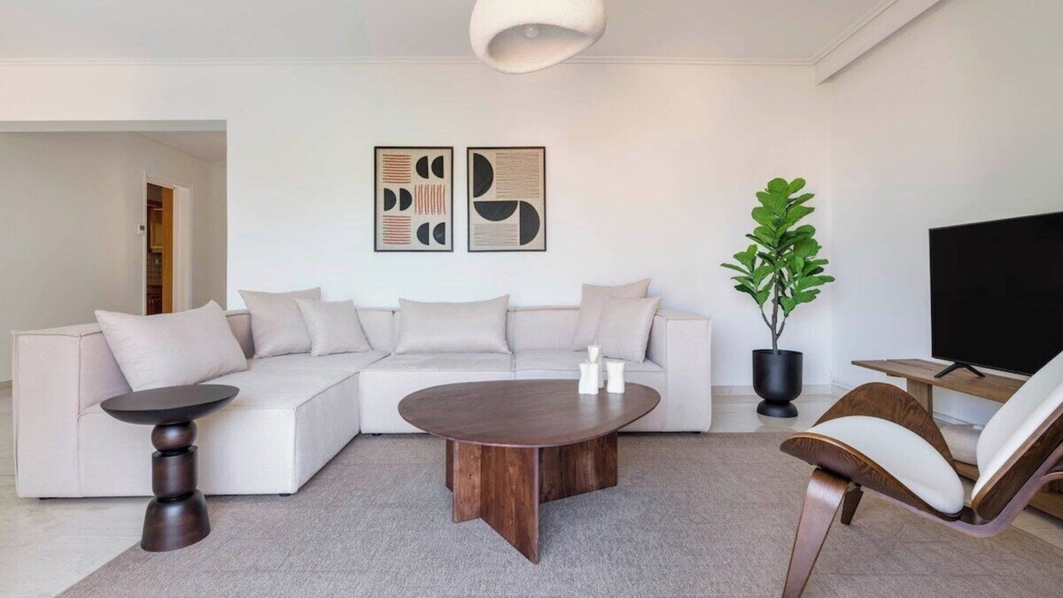 Khalandrion Apartment | Suburban 3BR Apartment in Marousi