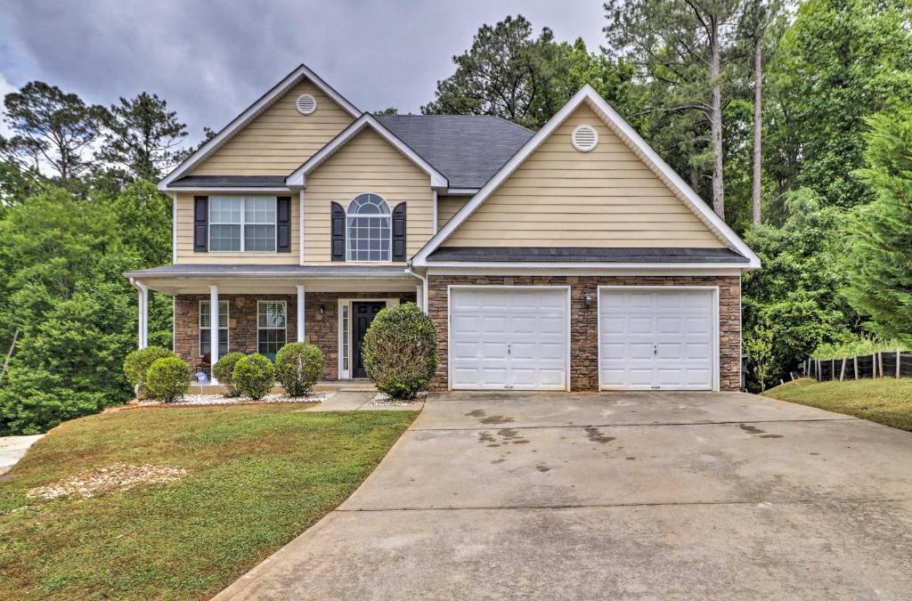 Cliftondale House | Suburban Atlanta Vacation Home - 20 Mi to Downtown