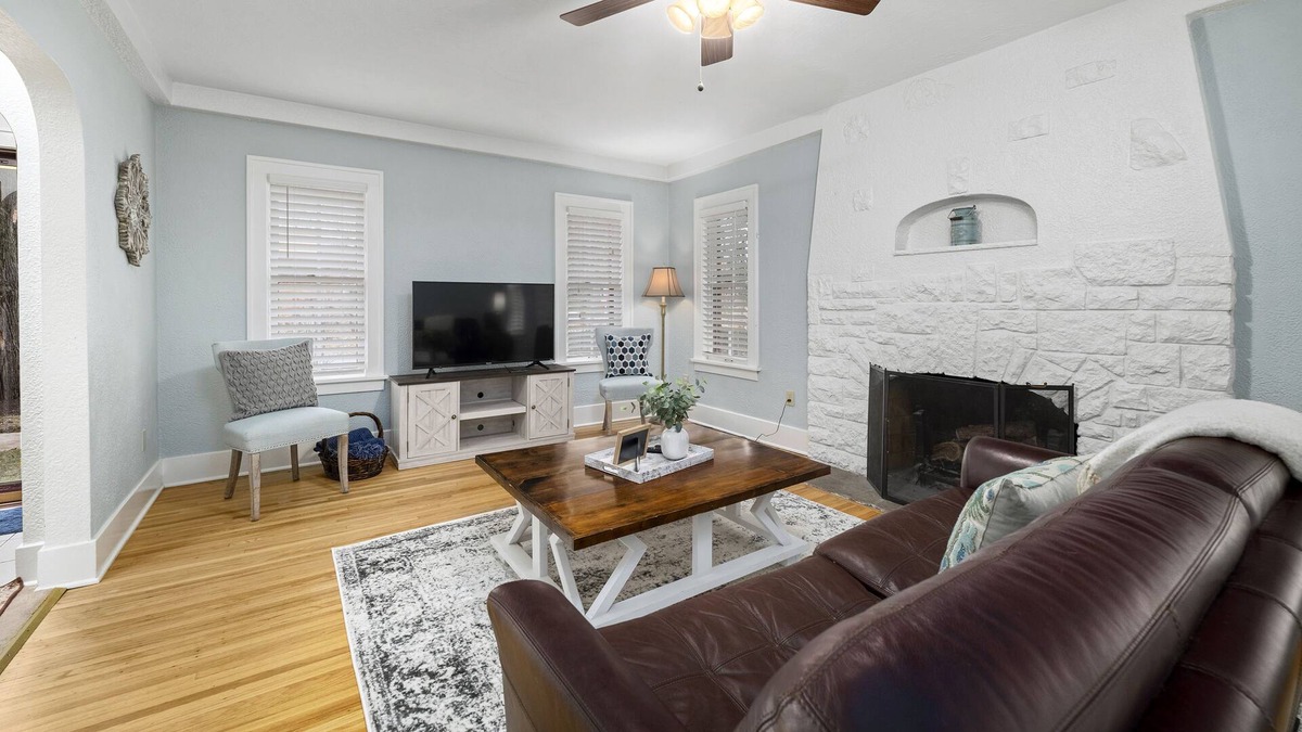 Aurora House | Suburban Cottage in Great Neighborhood