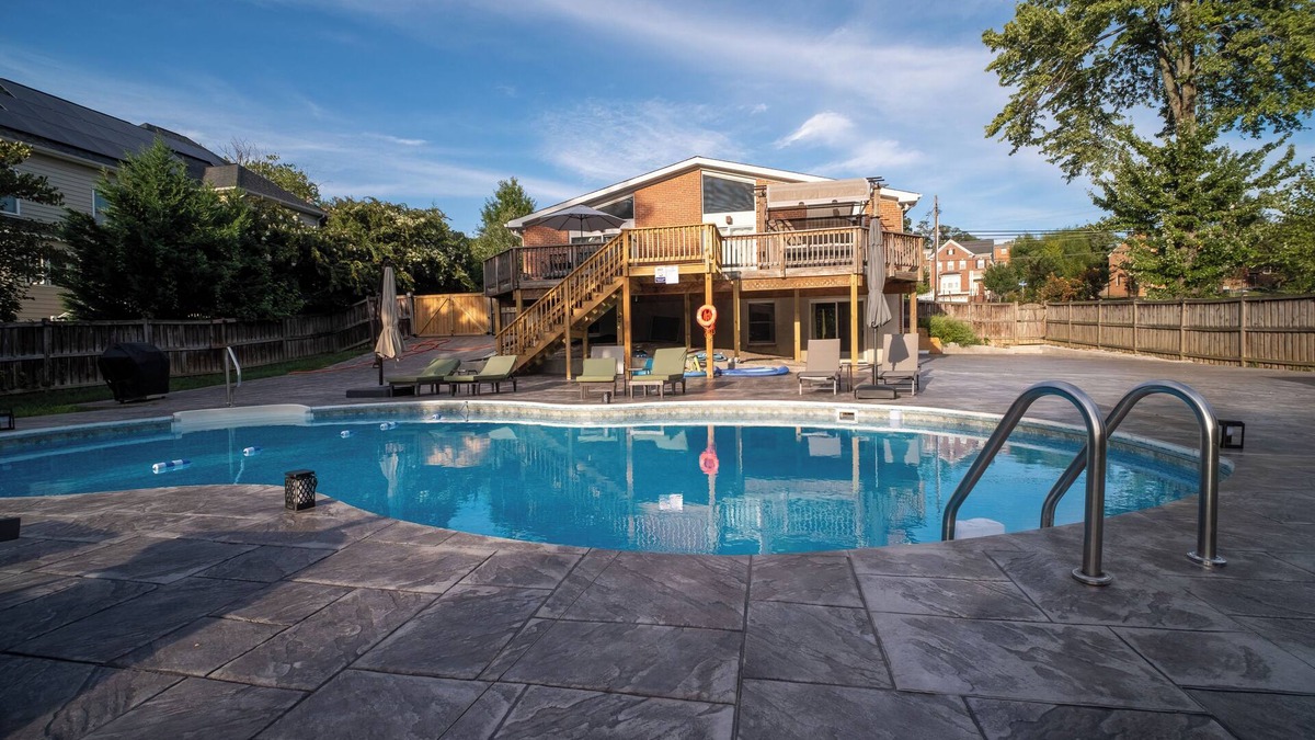 Annandale House | Suburban Paradise