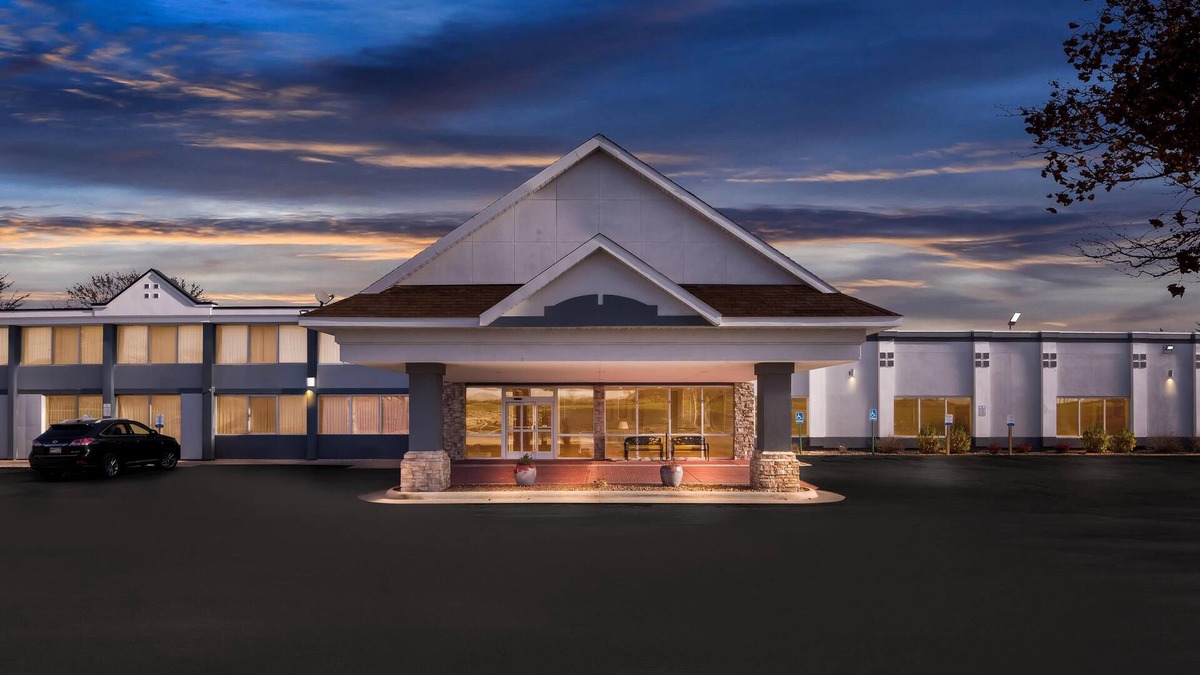 Fort Dodge Hotel | Suburban Studios Fort Dodge