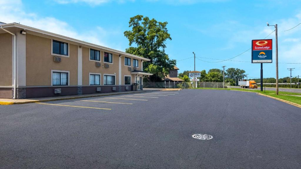 Wheeler Hotel | Suburban Studios Portage