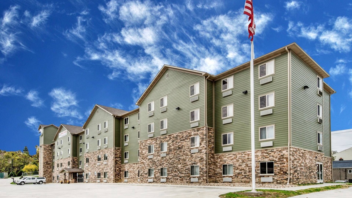 Washington Hotel | Suburban Studios Washington, PA