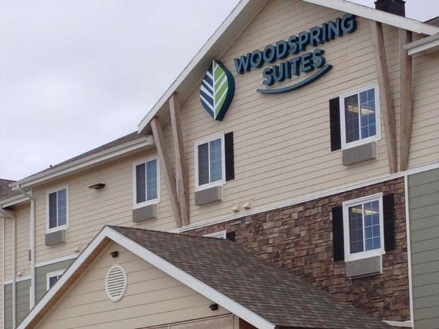 Watford City Hotel | Suburban Studios Watford City