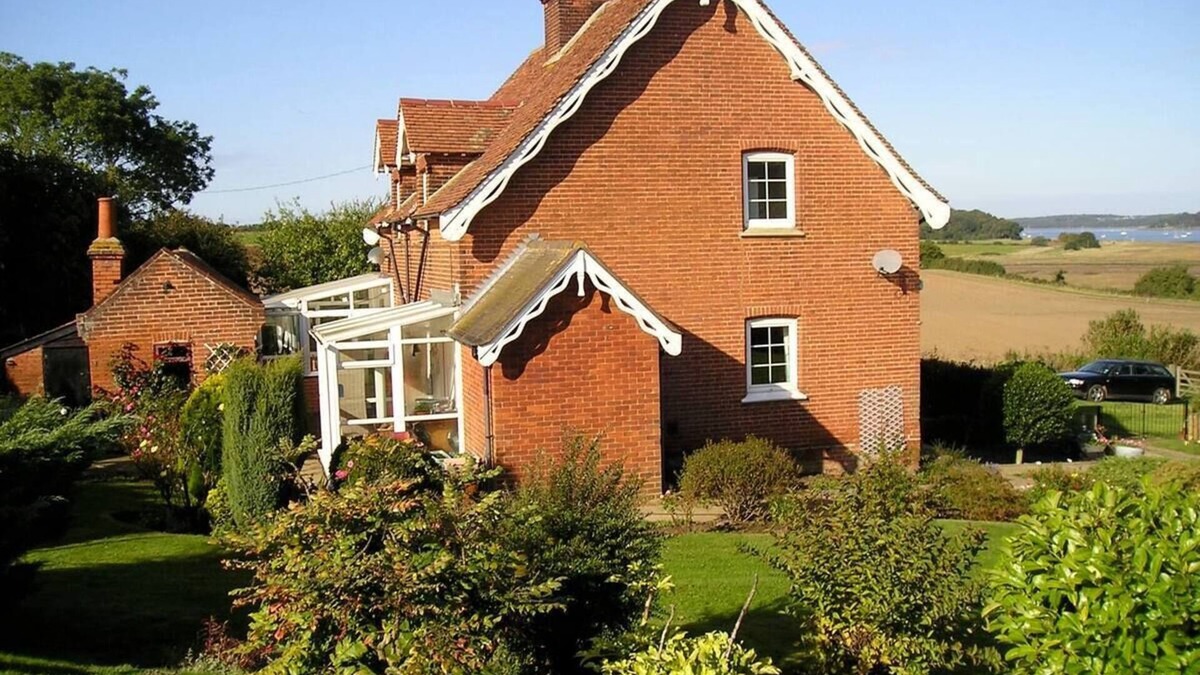 Martlesham Heath Cottage | Suffolk country cottage. `Snug, modest not deluxe.