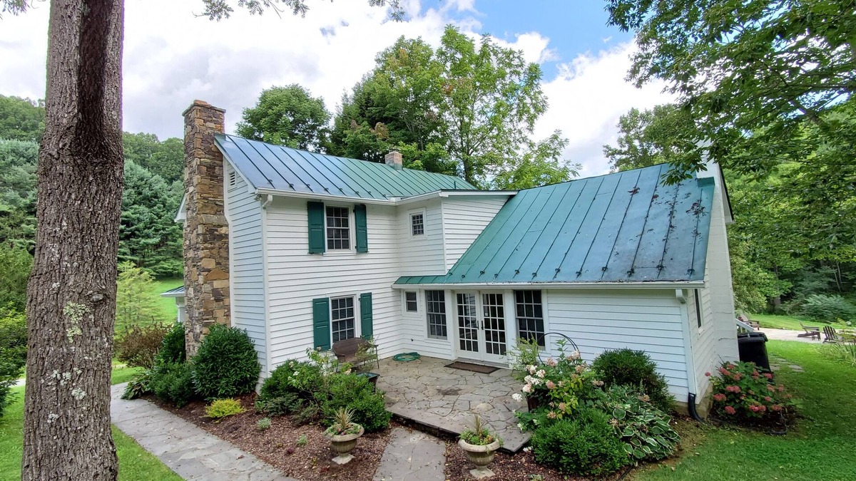 Bent Mountain Other | Sugar Camp Farmhouse In The Blue Ridge Mountians Of Virginia