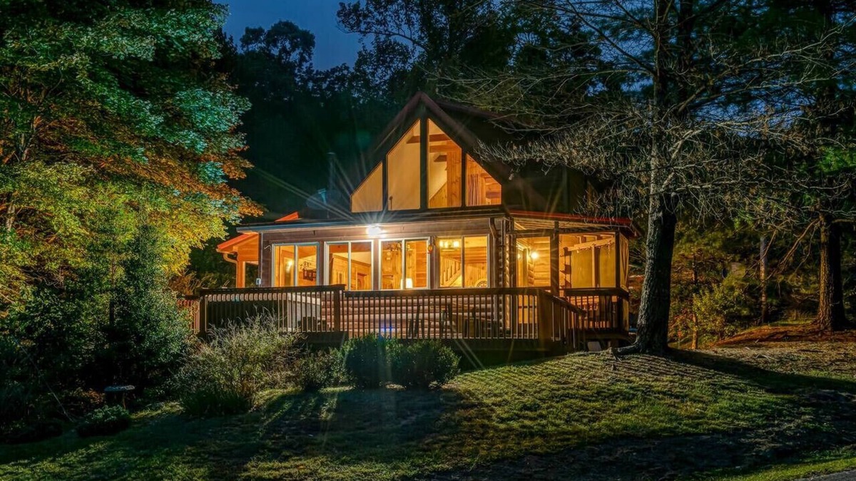 Vein Mountain Cabin | Sugar Hill Cabin 45 Min to Asheville Hot Tub Fire pit