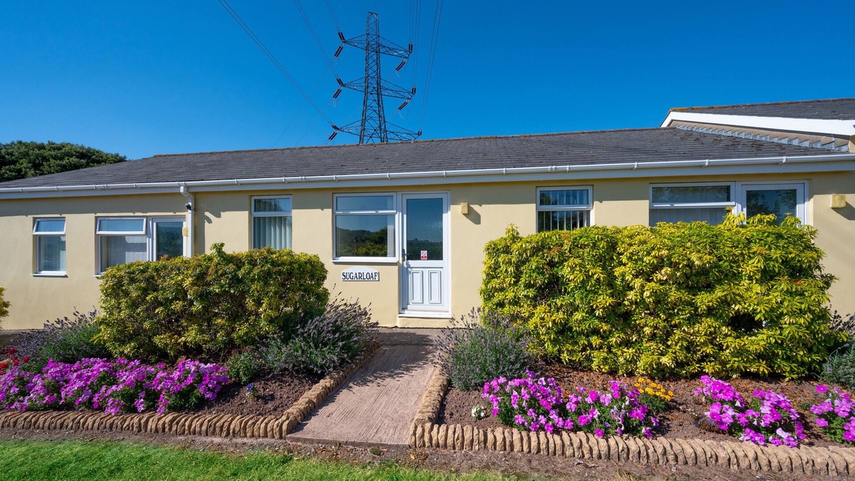 Abergavenny House | Sugar Loaf Cottage - One Bedroom House, Sleeps 2