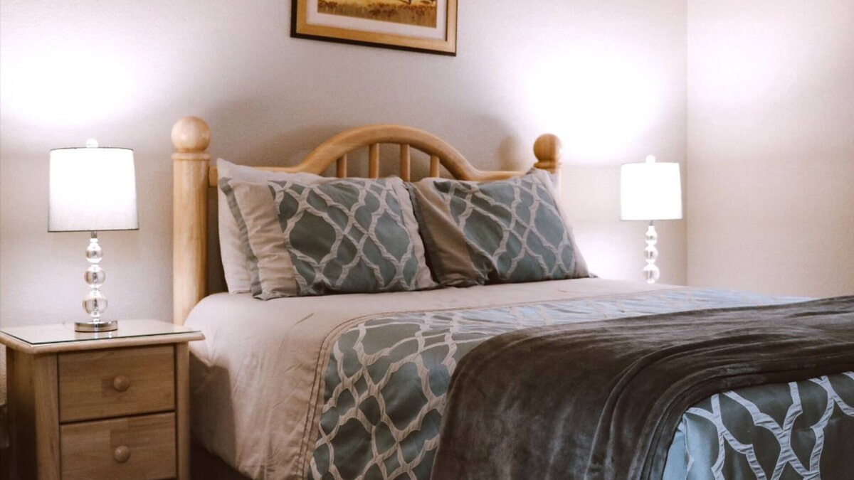 Shingletown Bed & Breakfast | Sugar Pine Room at Tall Timbers Bed & Breakfast