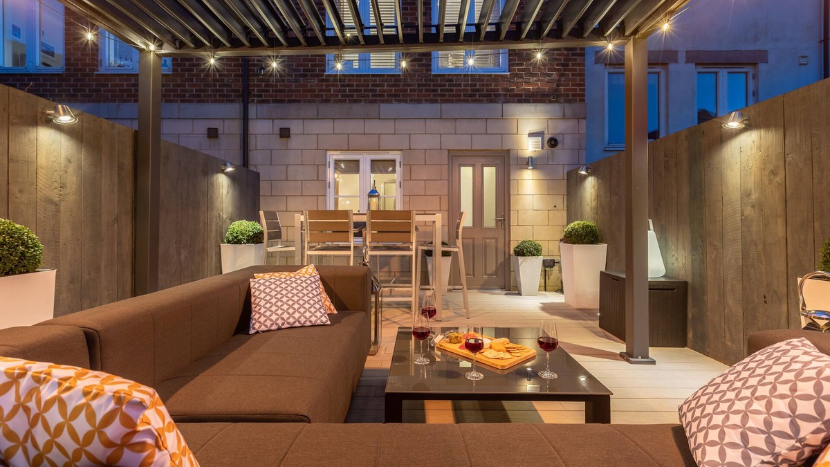 Whitby House | Sugar Reef - Luxury House, Garden, Parking & EV Point