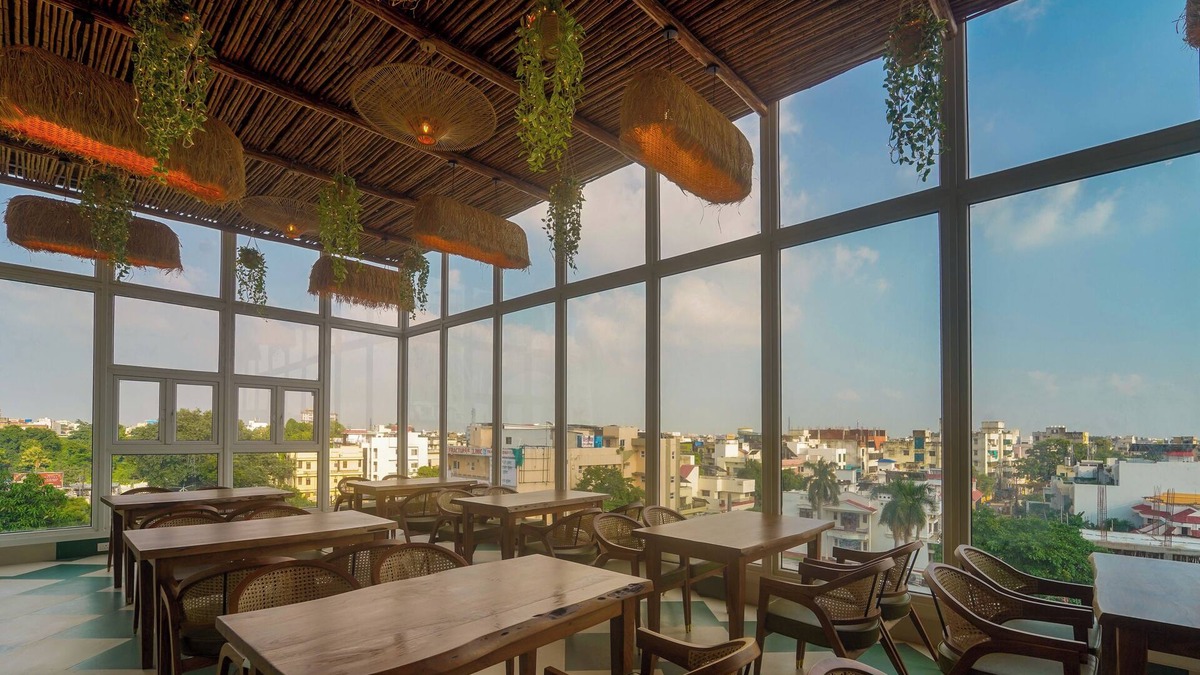 Mahmoorganj Hotel | Sugar Stars Inn