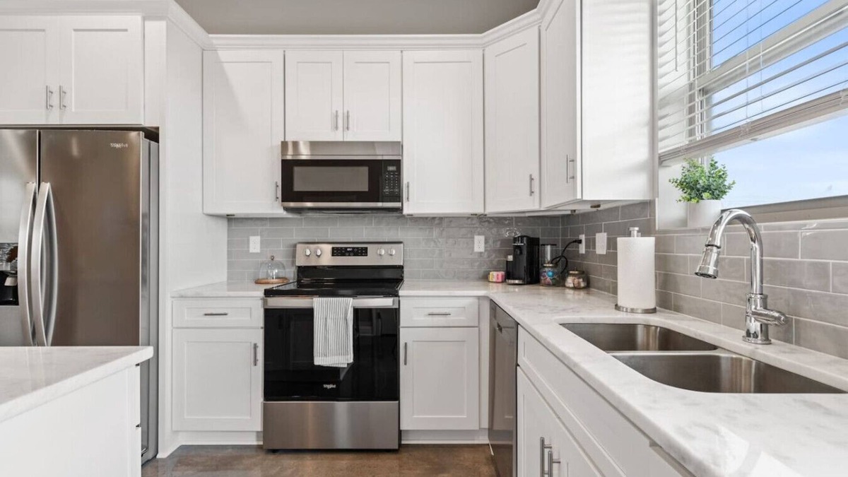 Youngsville House | Sugarcane House KING Beds Near Sports Complex Luxe