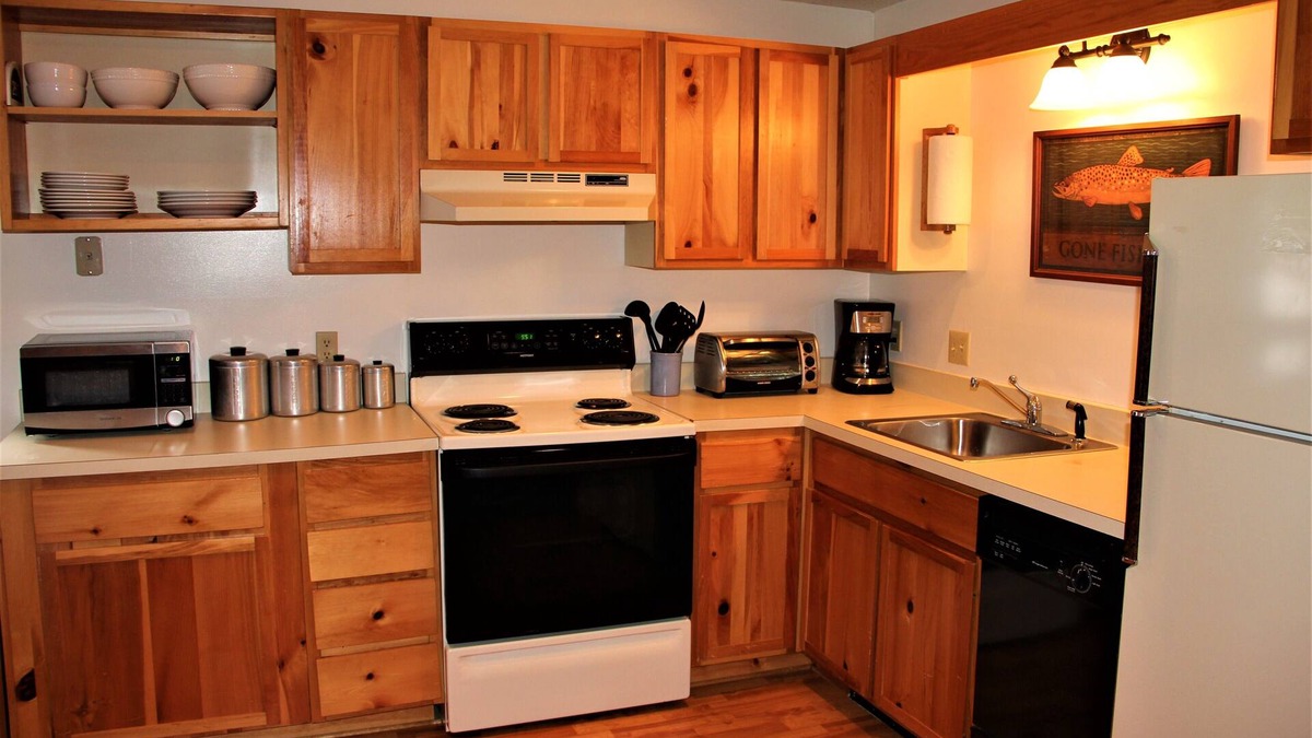 Carrabassett Valley Condo | Sugarloaf Mountain : 2 Bed, 2 Bath : Snowbrook Village Ground Floor End Unit.