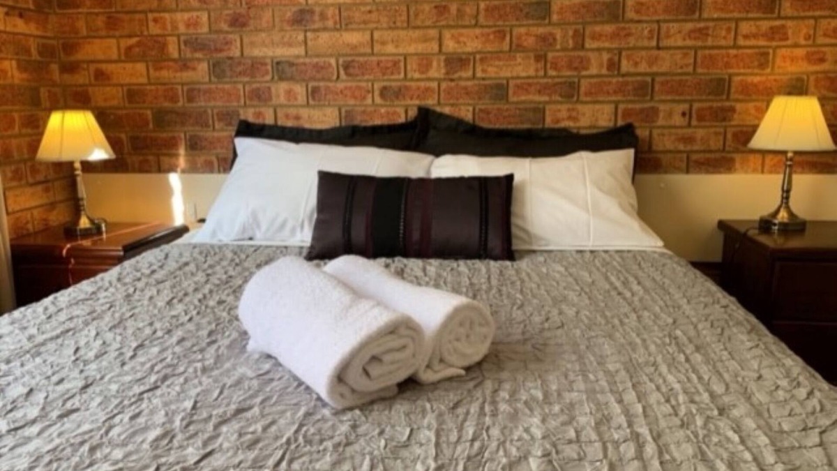Broadford Hotel | Sugarloaf Motel