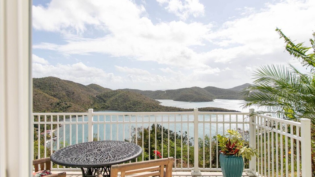 Estate Emmaus House | Sugarview Villa Cottage: Coral Bay, Ocean View