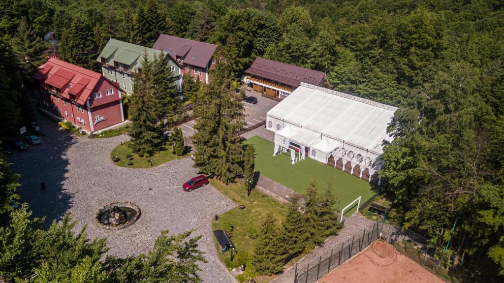 Baia-Sprie Hotel | Suior Resort Baza