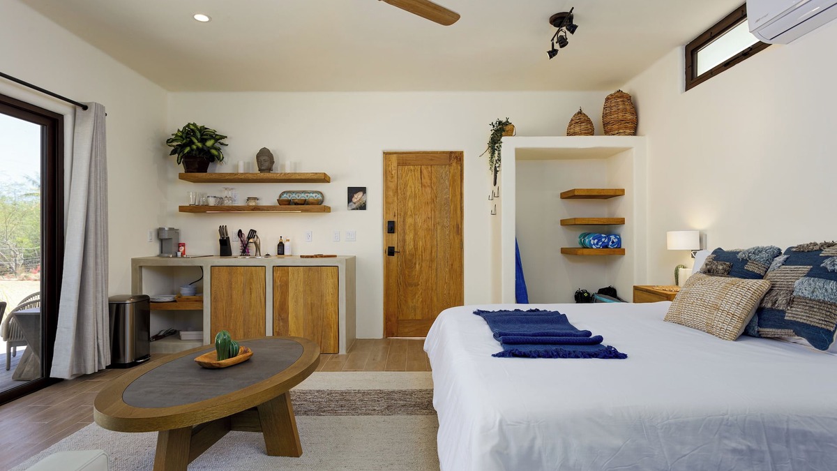 Los Barriles Hotel | Suite 1: Exquisite Luxury by the Sea