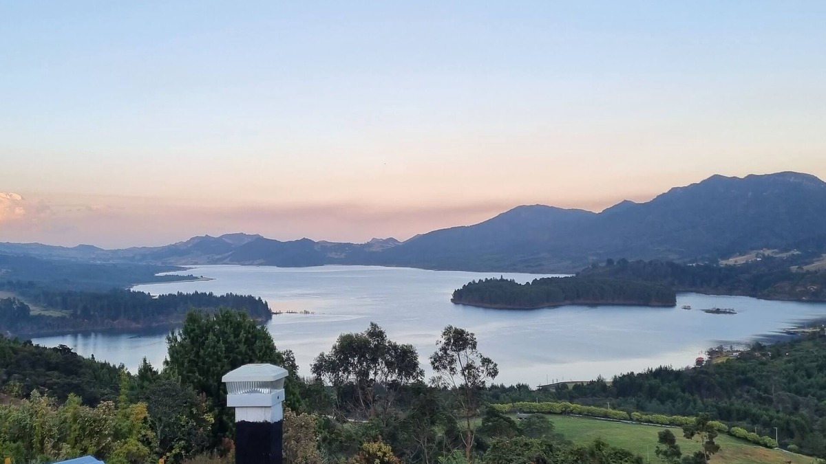 Cogua Bed & Breakfast | Suite 1 with a wonderful view of the Neusa reservoir
