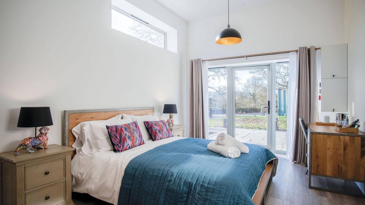 Pen-y-cae Apartment | Suite 11 - Sleeping Giant Hotel - Pen Y Cae Inn