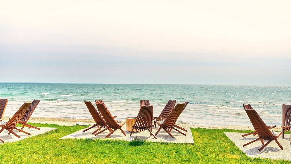 Wainfleet Cottage | Suite 213: Beautiful 3-Bedroom Beachfront Townhouse
