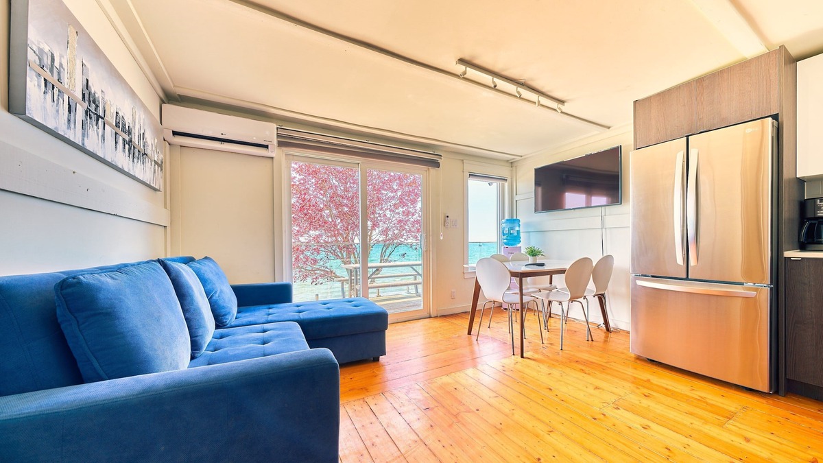 Wainfleet Cottage | Suite 216: Beautiful 2-Bedroom Beachfront Suite
