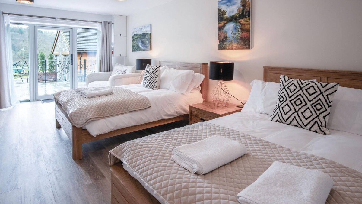 Pen-y-cae Apartment | Suite 3 - Sleeping Giant Hotel - Pen Y Cae Inn