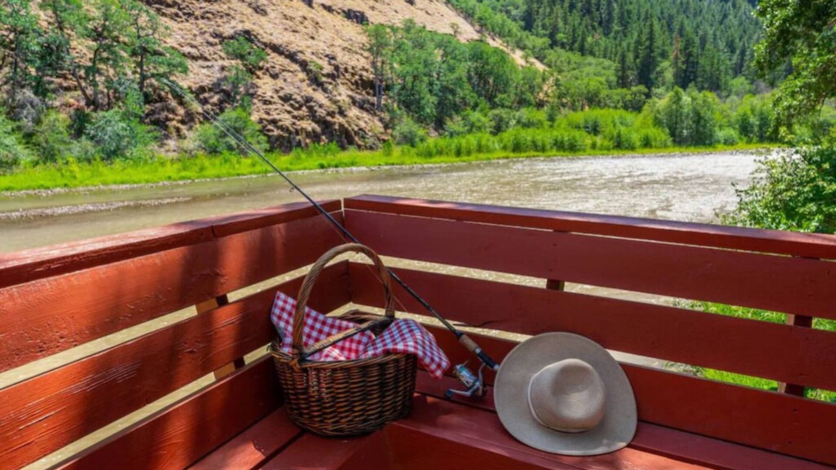 Lyle Apartment | Suite #4 - Klickitat River Inn
