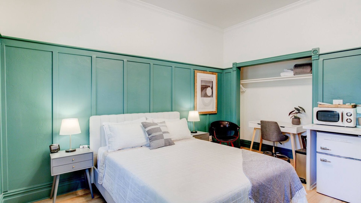 Springville Hotel | Suite 6 | Historic Art City Inn